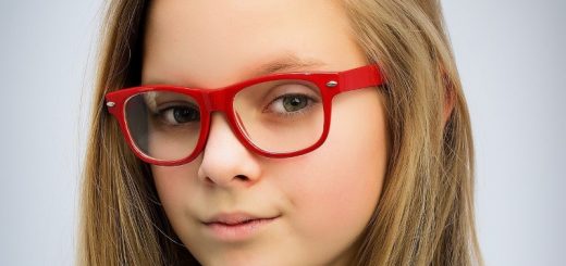 Children glasses are available in diffrent colors